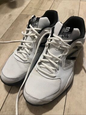 New Balance 696 Men's White and Black Athletic Sneakers